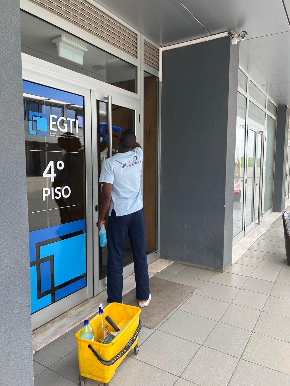 Limpeza Comercial e Institucional